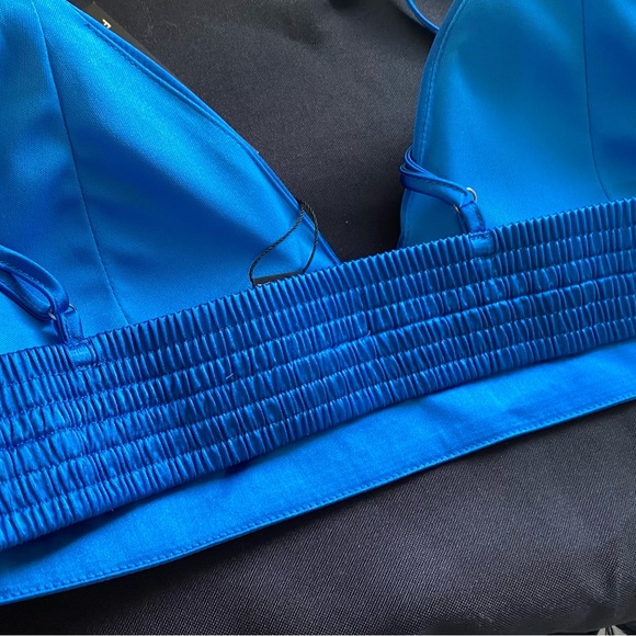 Satin padded V-neck Bralette - Picture 3 of 4